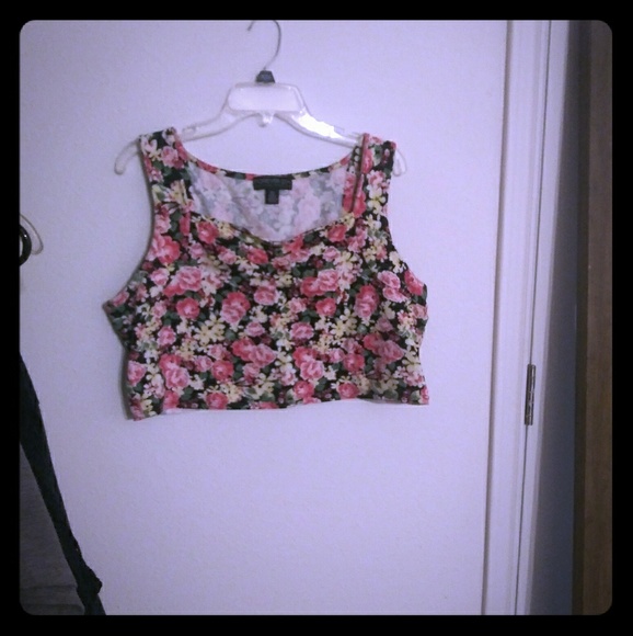 Forever 21 Tops - F21 crop top Forever 21 Tops - F21 crop top